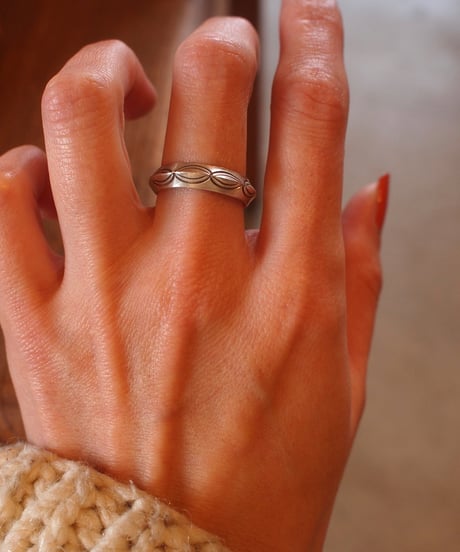 "NAVAJO" Triangle Stampwork Silver Ring