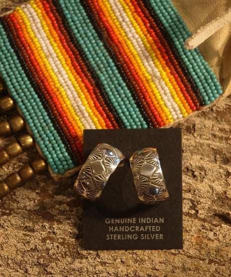"NAVAJO JEWELRY" Stampwork Hoop Pierce