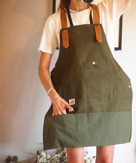 "BE IN THE BAG"BIB"" Mahogany Luxe