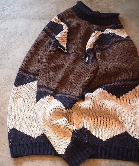"MODEM DESIGN" Low Gage Role Neck Cotton Knit