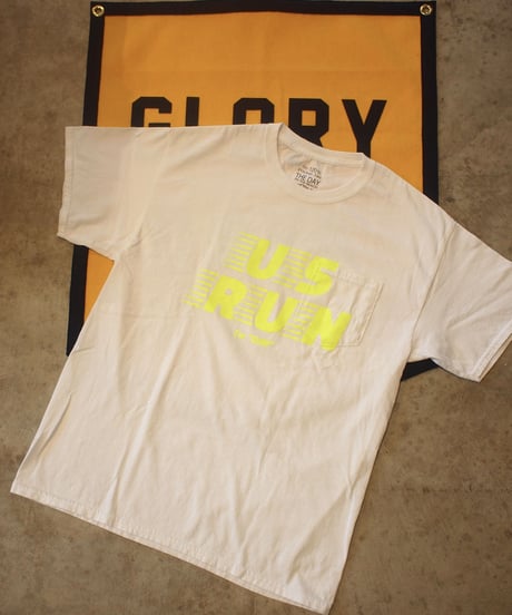 "THE DAY ON THE BEACH" Short Sleeve Pocket Tee