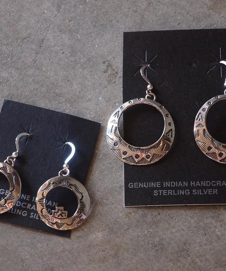 "NAVAJO" Stumpwork Silver Pirce