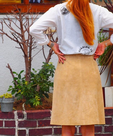 "RUMBLE RED" Suede Button Down Skirt(Beige)