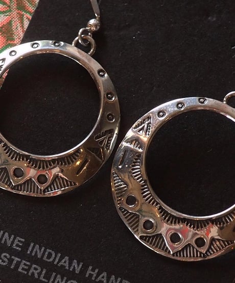 "NAVAJO" Stumpwork Silver Pirce