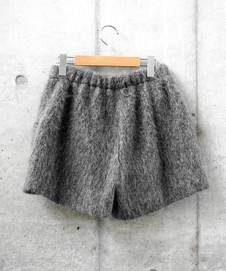 "RUMBLE RED"Far Short Pants