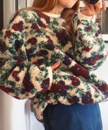 "MODEM DESIGN" Flower Boa Pullover