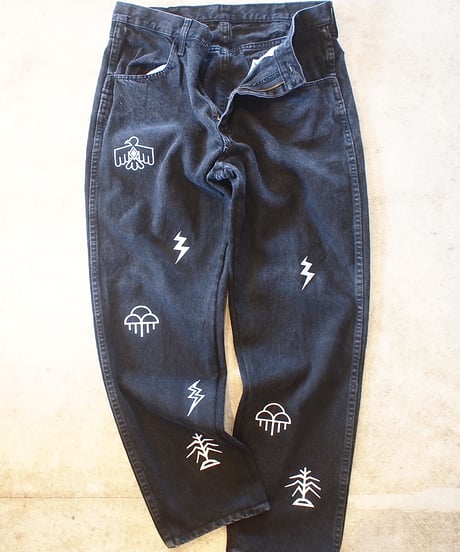 "Nasngwam" SHALAKO TAPERED PANTS[Black]