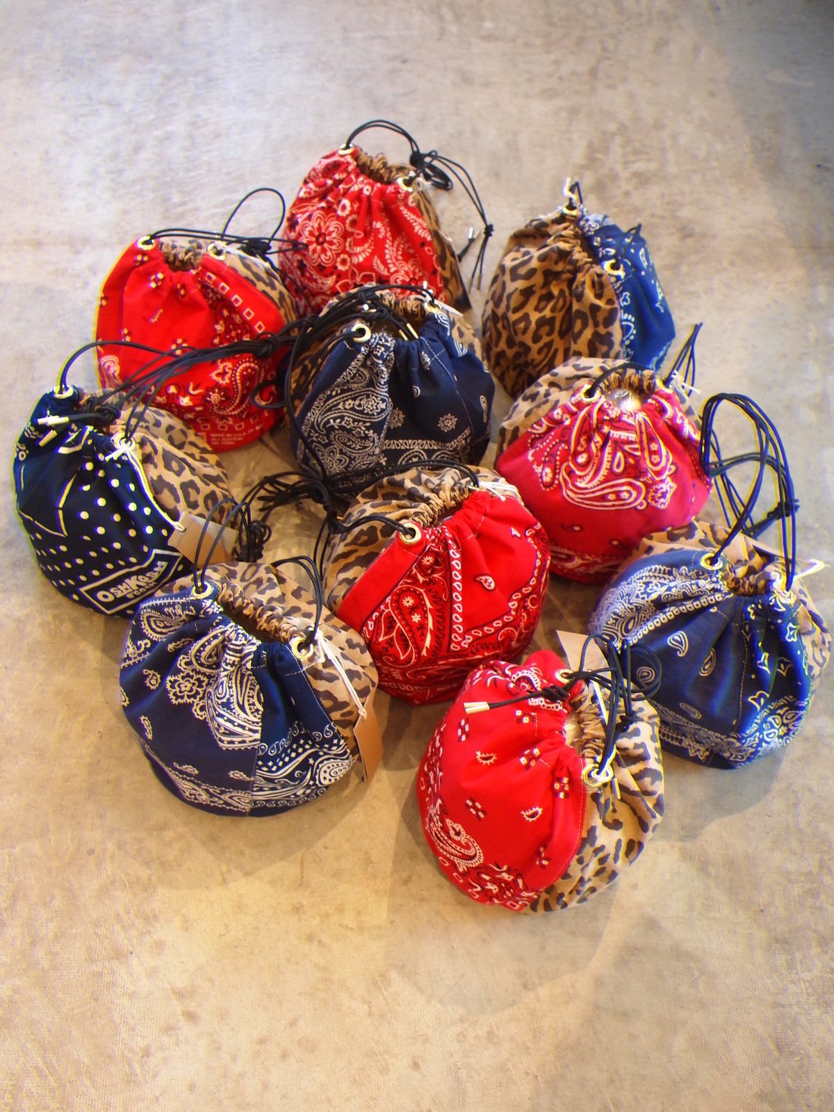 即完売KOUHEI TERRAI VINTAGE BANDANA巾着