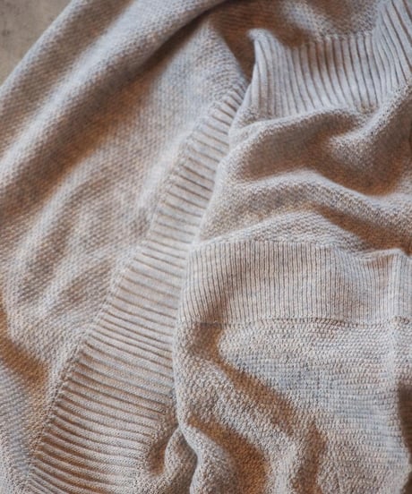 "MODEM DESIGN" High Gauge Knit Crew