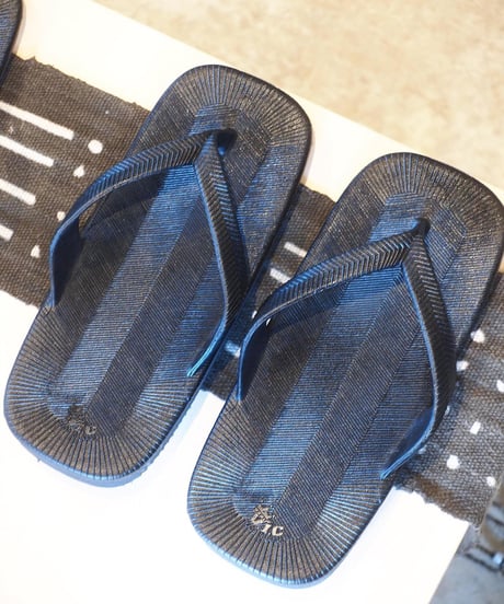 "V.I.C" Classic Rubber Sandal
