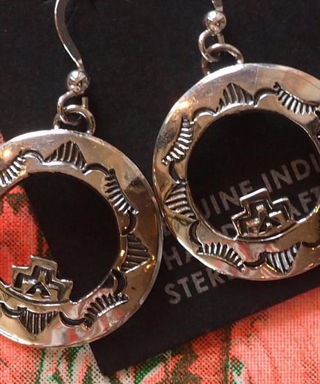 "NAVAJO" Stumpwork Silver Pirce