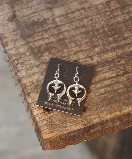 "NAVAJO" Silver Naja Pierce