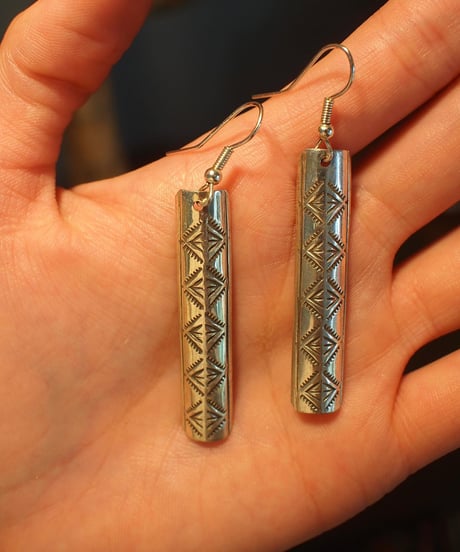 "NAVAJO" Stamp Work Silver Pierce