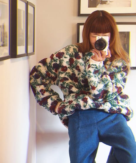 "MODEM DESIGN" Flower Boa Pullover