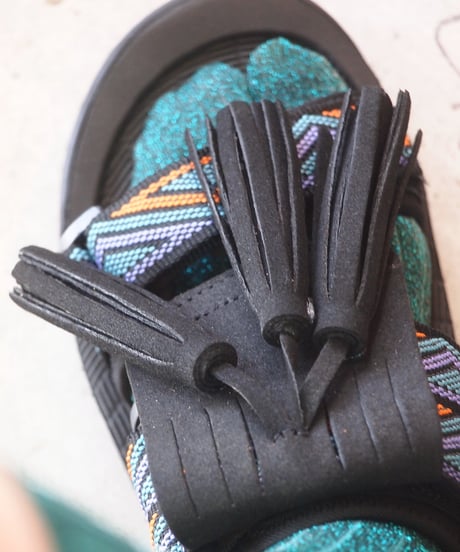 "SHAKA"WEEKENDER TASSEL