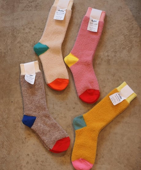 "decka"×"BRU NA BOINNE" Alpaca Boucle Socks