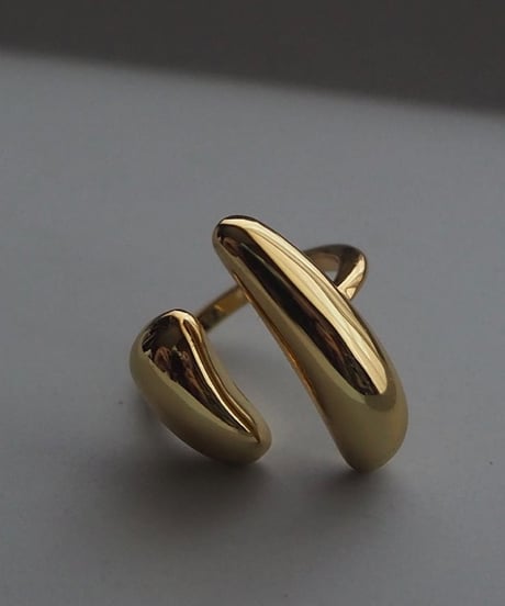 "ing..."asymmetry gold 18k goldplated ring