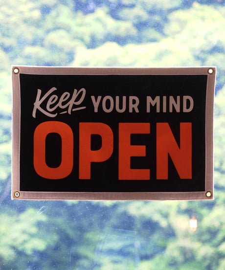 "OXFORD PENNANT"Keep Your Mind Open Holy Smokes x Oxford Pennant Camp Flag