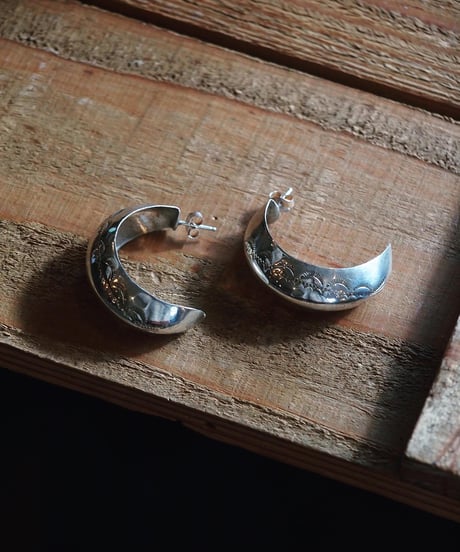 "NAVAJO" Stamp Work Silver Hoop Earring