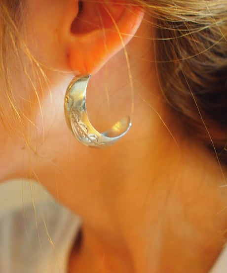 "NAVAJO" Stamp Work Silver Hoop Earring