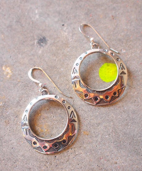 "NAVAJO" Stumpwork Silver Pirce