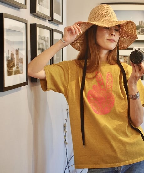 "GOOD ON" S/S Peace Tee