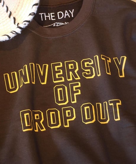 "THE DAY ON THE BEACH"Sweat Crew