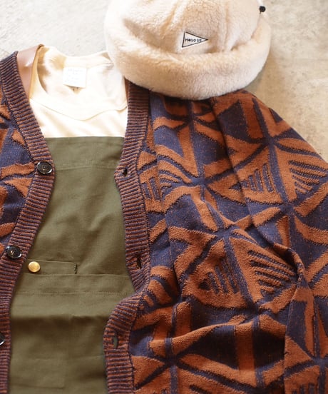 "MODEM DESIGN"  Jacquard Knit Cardigan