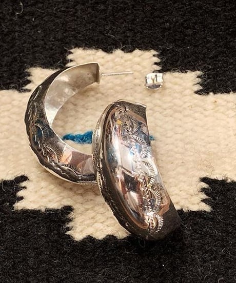 "NAVAJO" Stamp Work Silver Hoop Earring