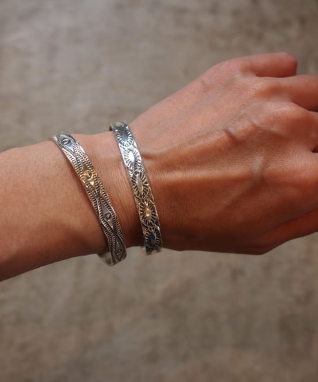 "NAVAJO"Stamp Work Silver Bangle