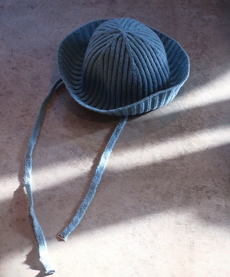 "odds" Knit Lib Hat