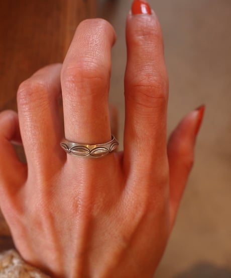 "NAVAJO" Triangle Stampwork Silver Ring