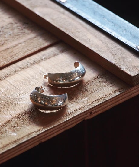 "NAVAJO" Stamp Work Silver Hoop Earring