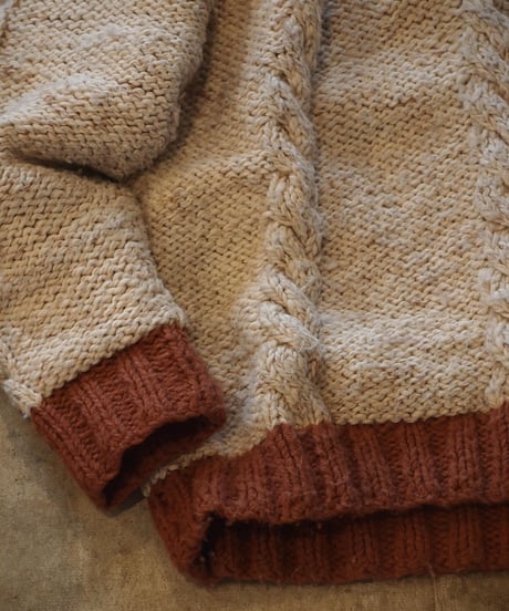 "80's Vintage" V-neck Hand Knit