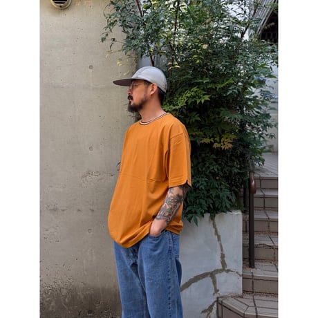 Color at Against Originals  / Border Rib Tee / Caramel Choco