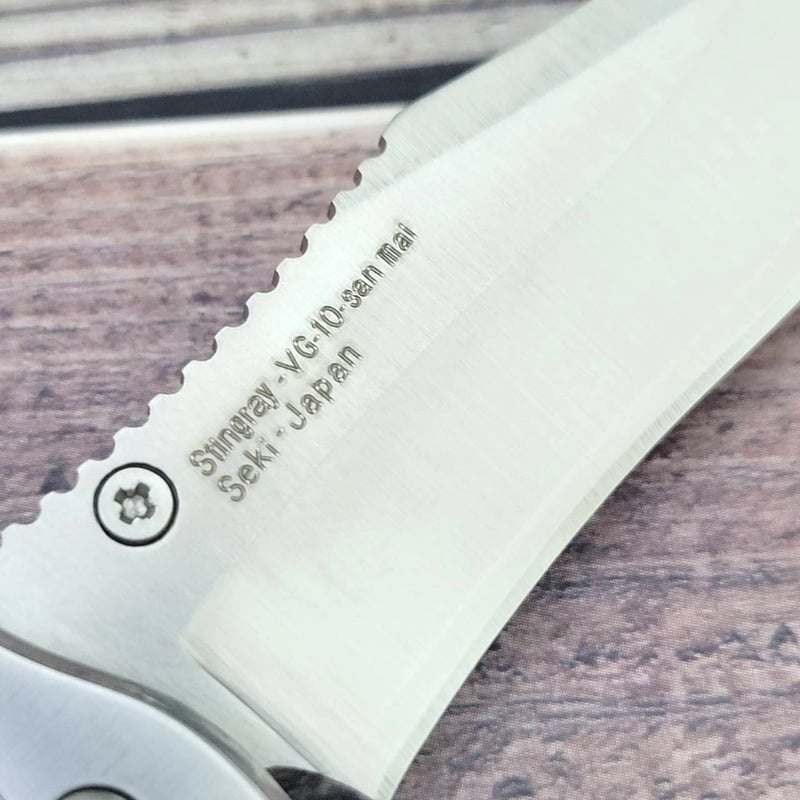 SOG ソグ スティングレイ パール フォルディング ナイフ 日本製