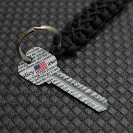 Kuro EDC ストロンボーリ パラコード ランヤード キーホルダー 日本製