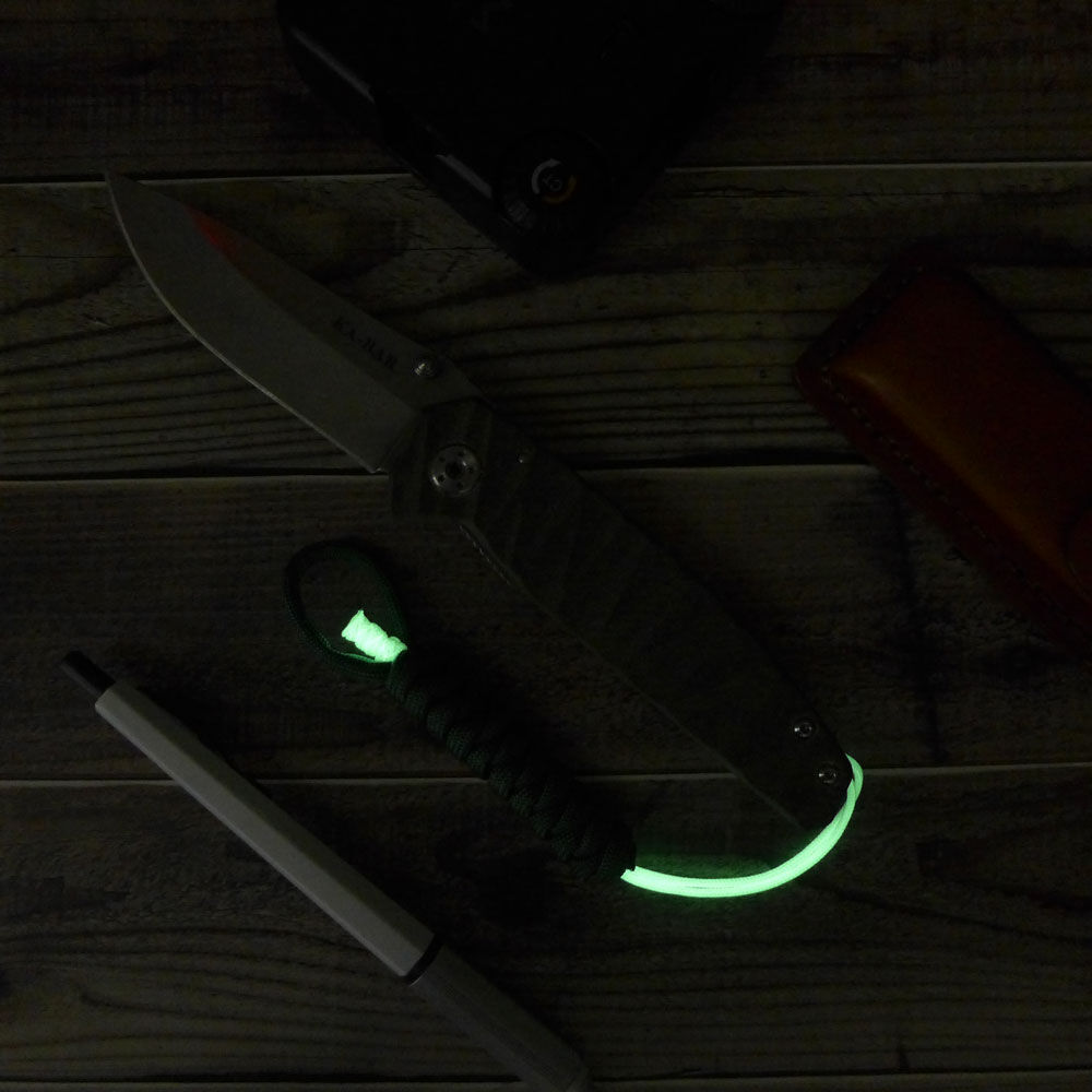 薪割り　コスプレ　D2鋼 コンパクトナイフ パラコードハンドル 薪割り コスプレ D2鋼 コンパクトナイフ パラコードハンドル