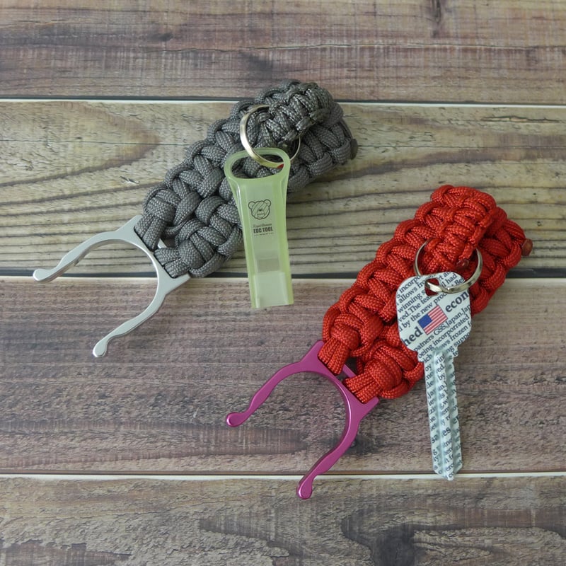 デニムリメイクペットボトルホルダー＊カバー☆パラコードストラップ付き☆ デニムリメイクペットボトルホルダー・カバー☆パラコードストラップ