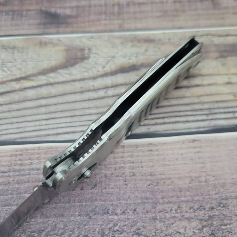 SOG ソグ スティングレイ パール フォルディング ナイフ 日本製