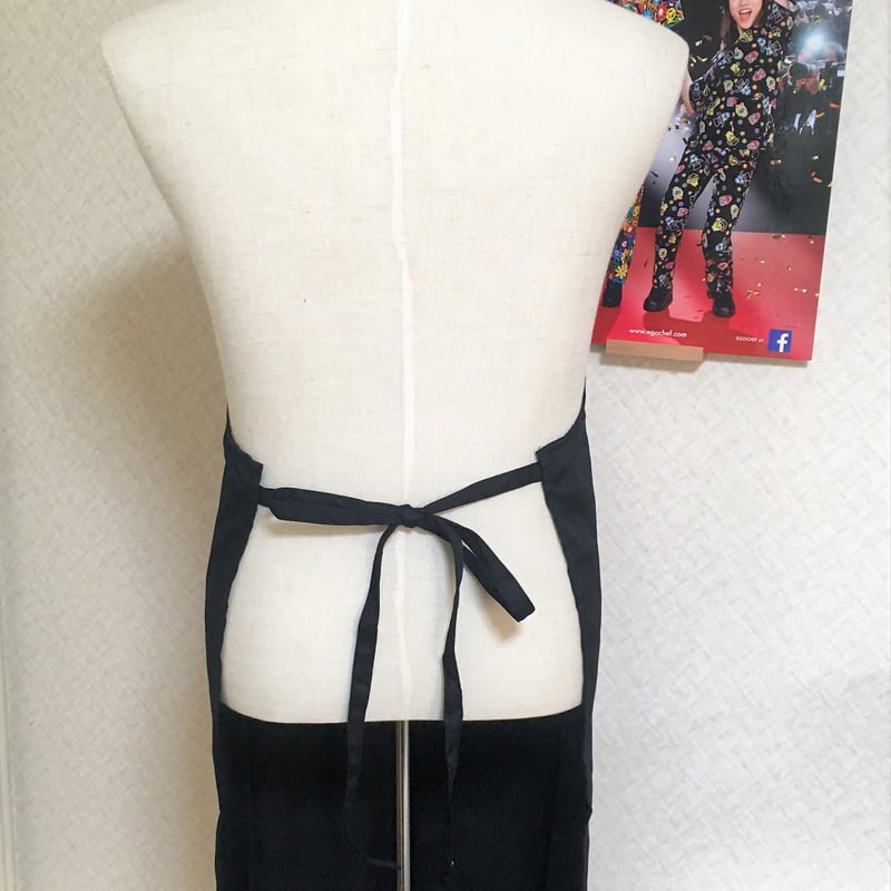エプロン　ポシェット付　Kuguri 装着簡単　ブラック　未使用品 エプロン ポシェット付 Kuguri 装着簡単 ブラック 未使用品