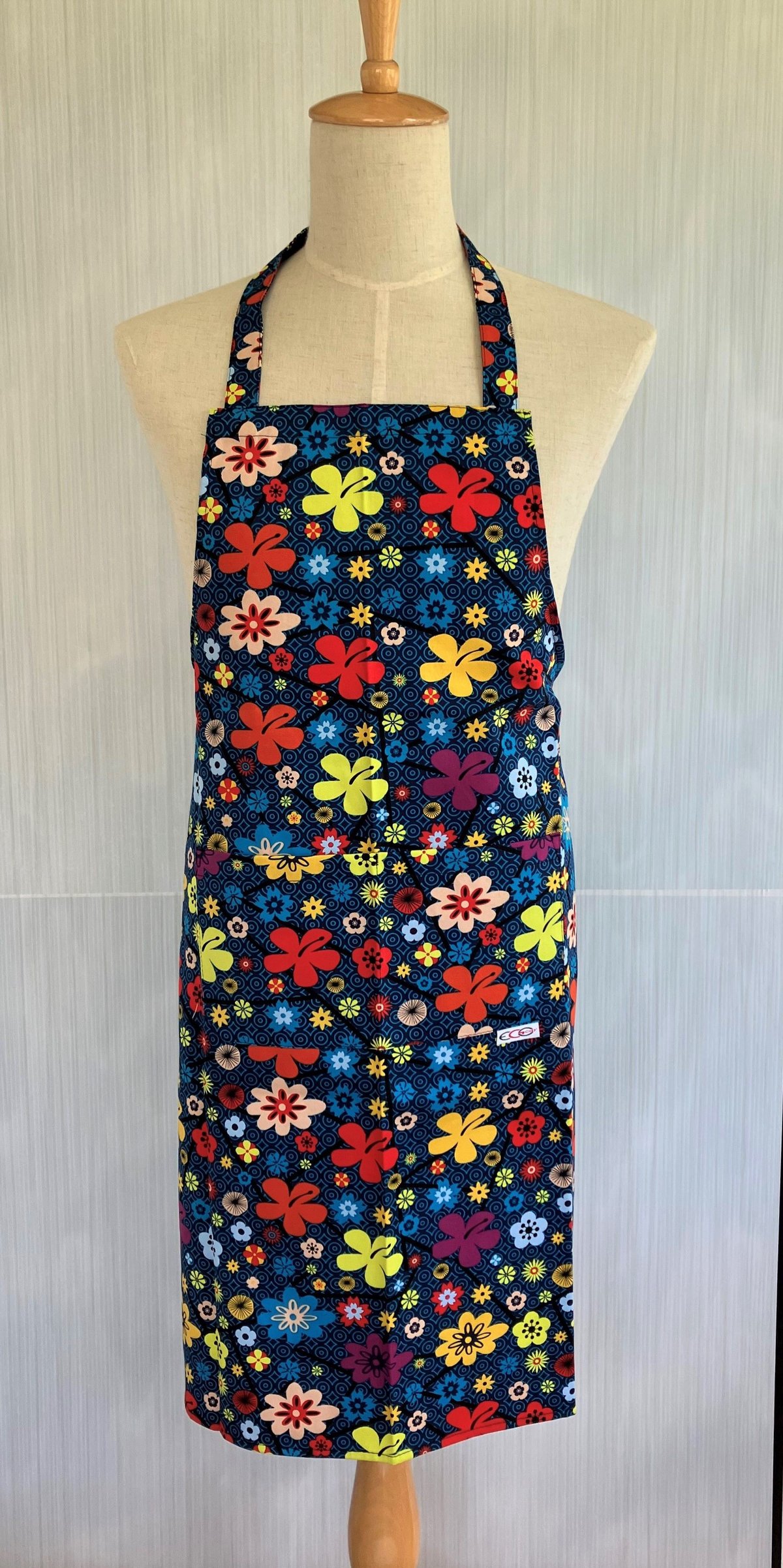 イタリア製】胸付きシェフエプロン デイジー（花柄）エゴシェフ | Qui