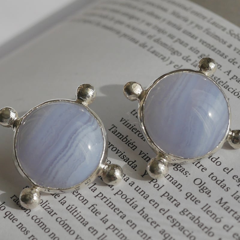 Blue lace agate dot earrings 02 | ritta Blue lace agate dot earrings 02 | ritta