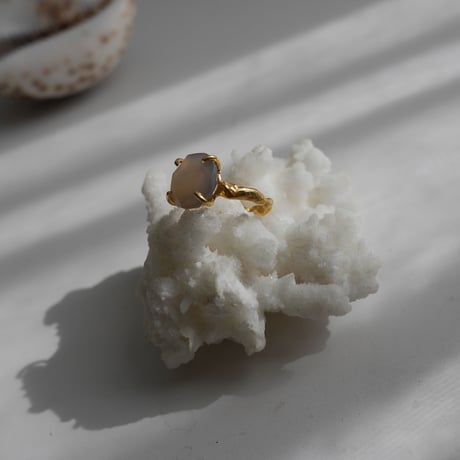 Gemstone rough ring -Gray chalcedony