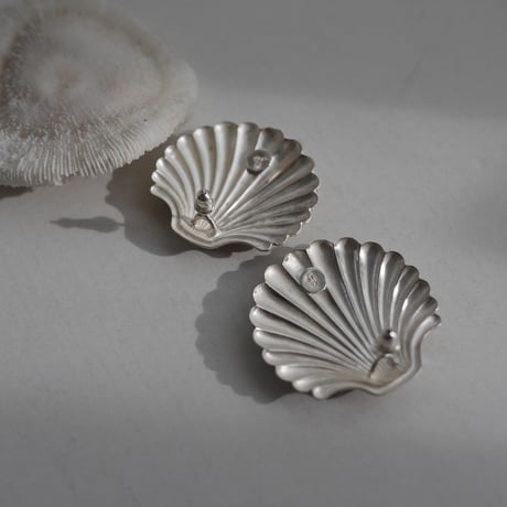 Shell earrings -gold