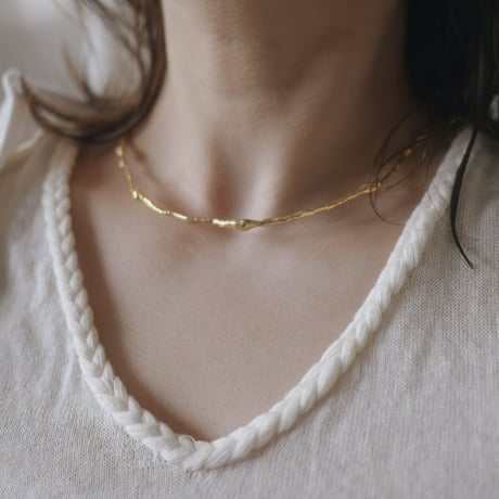 Rough choker