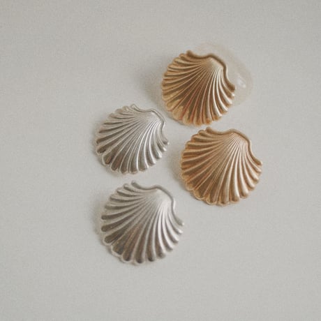 Shell earrings -gold