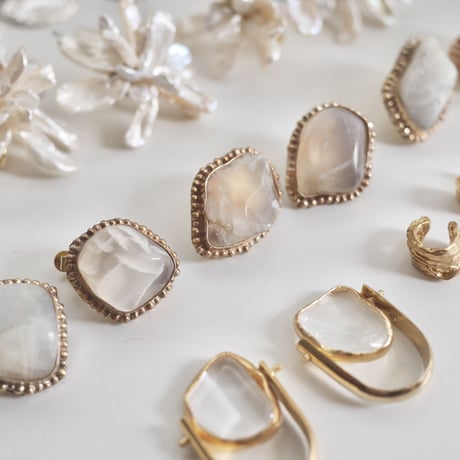 Moon stone dot bezel earrings