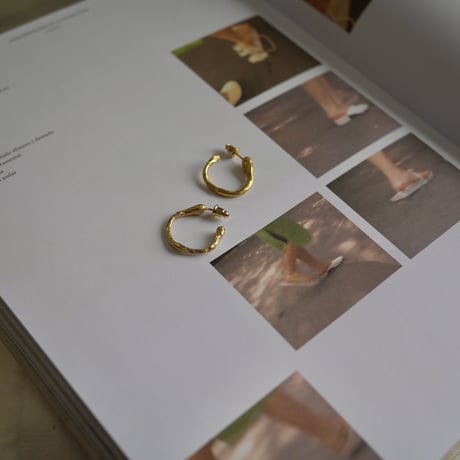 Rough hoop earrings-01