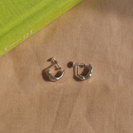 Drop flow earrings